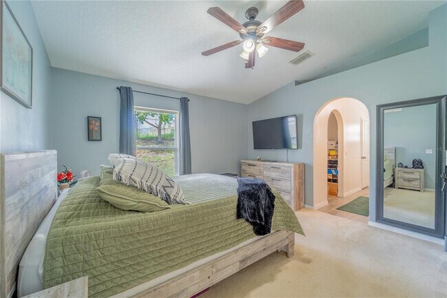 Building Photo - 525 Ridges Dr