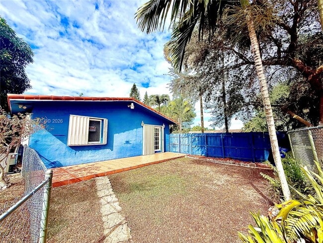 Building Photo - 11900 SW 6th St