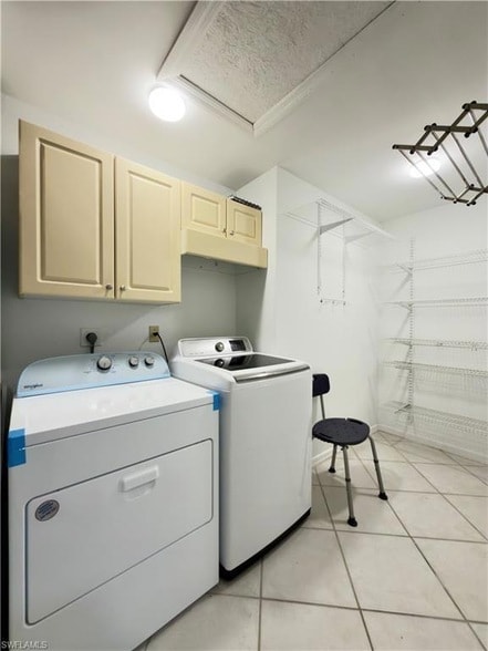 Building Photo - 3451 County Barn Rd