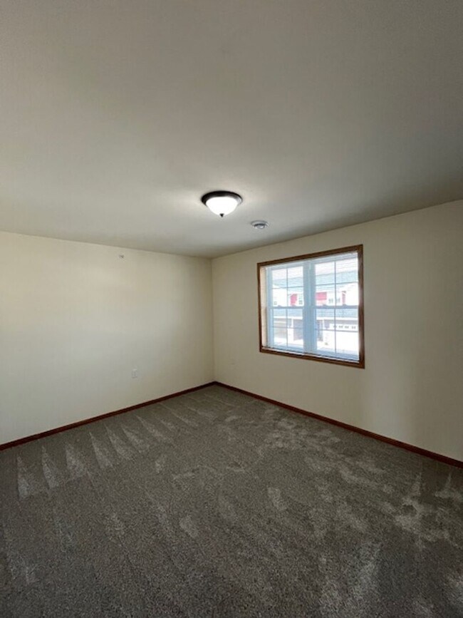 Building Photo - 312 Woodcrest Ln