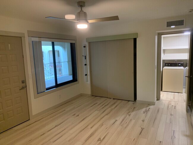 Building Photo - 350 N Lake Havasu Ave