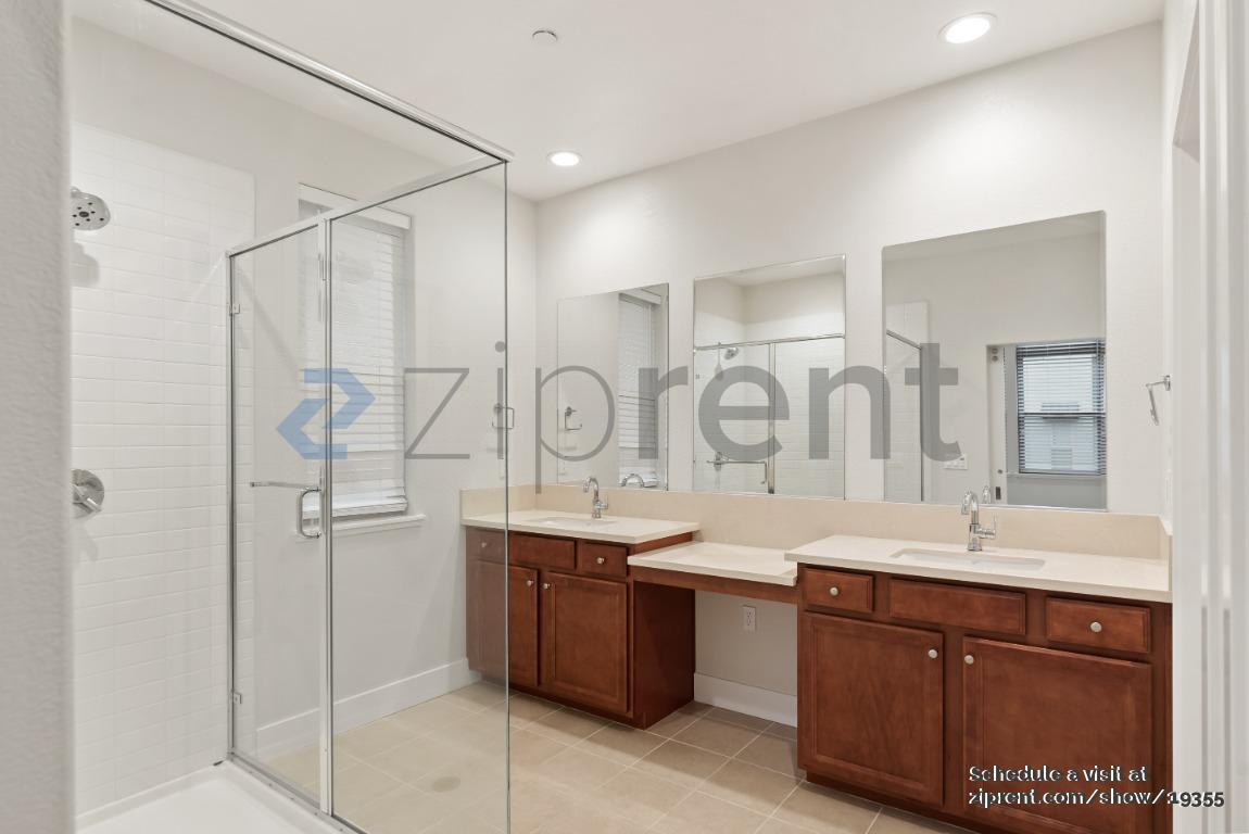 Building Photo - 1752 Hazelnut Ln