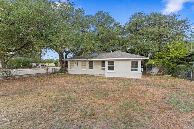 Building Photo - 206 George Bush Dr E