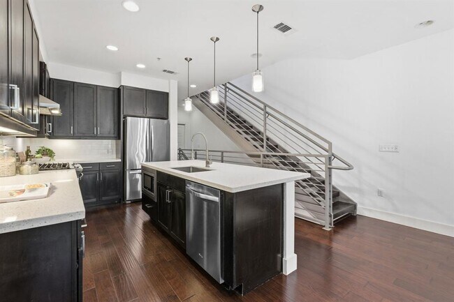 Building Photo - 2002 Glen Allen St