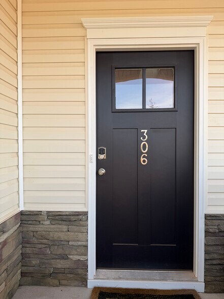 Smart Door lock - 306 Poinsett Bridge Way