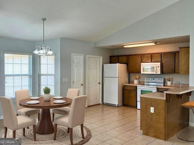 Building Photo - 218 Royal Palms Ave