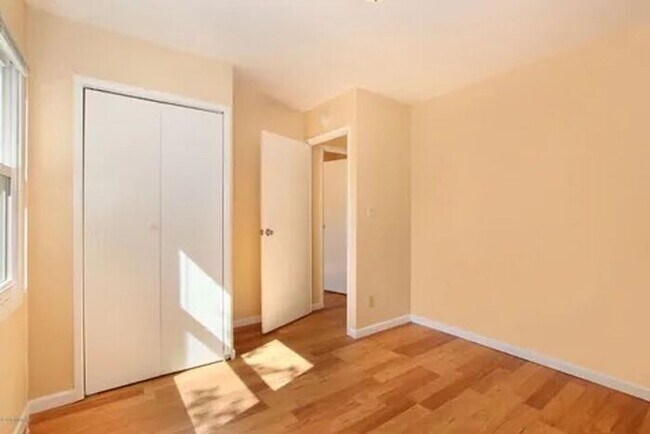 Building Photo - Charming, remodeled 3-Bed/1-Bath Parchment ranch style home with enclosed yard and garage