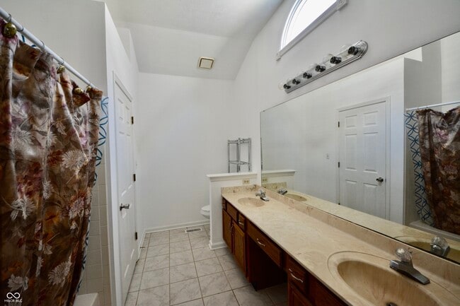 Building Photo - 7749 Chesapeake Dr E