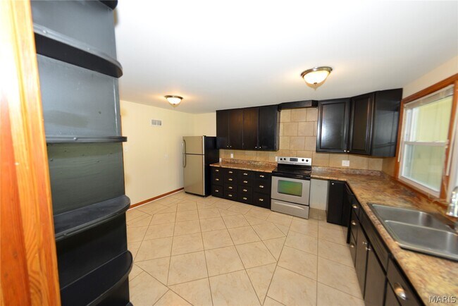 Building Photo - 1005 Hawthorn Ave