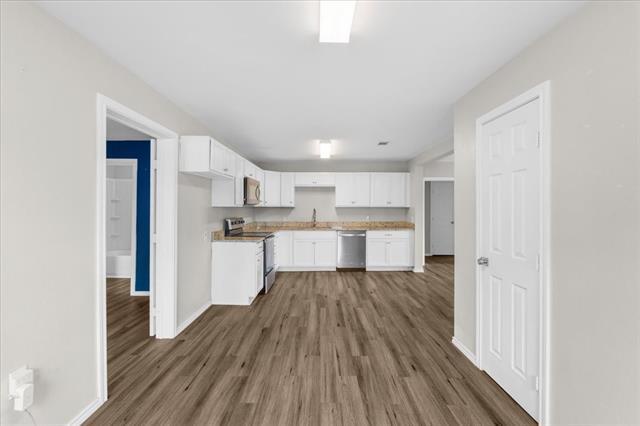 Building Photo - 657 E Commerce St