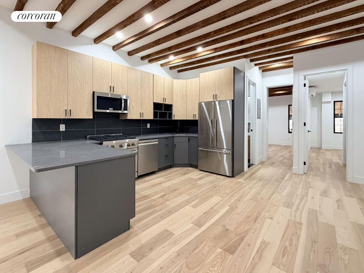 Building Photo - 183 Green St