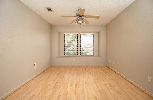 Building Photo - 3807 Cedar Valley Dr
