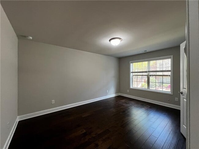 Building Photo - 1075 Township Square