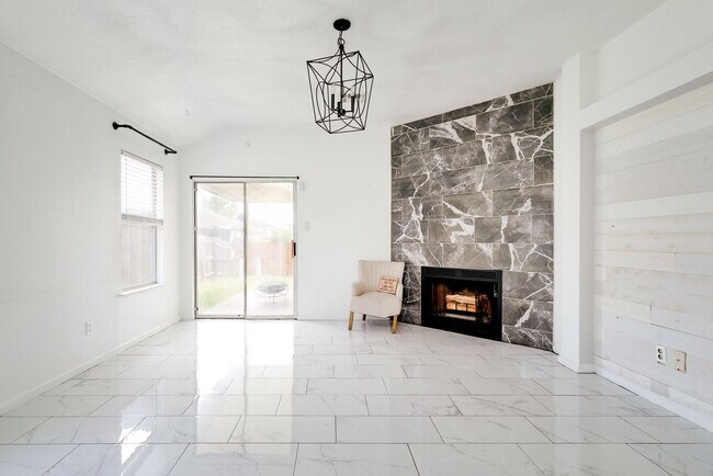 Building Photo - 2212 Schwald Rd
