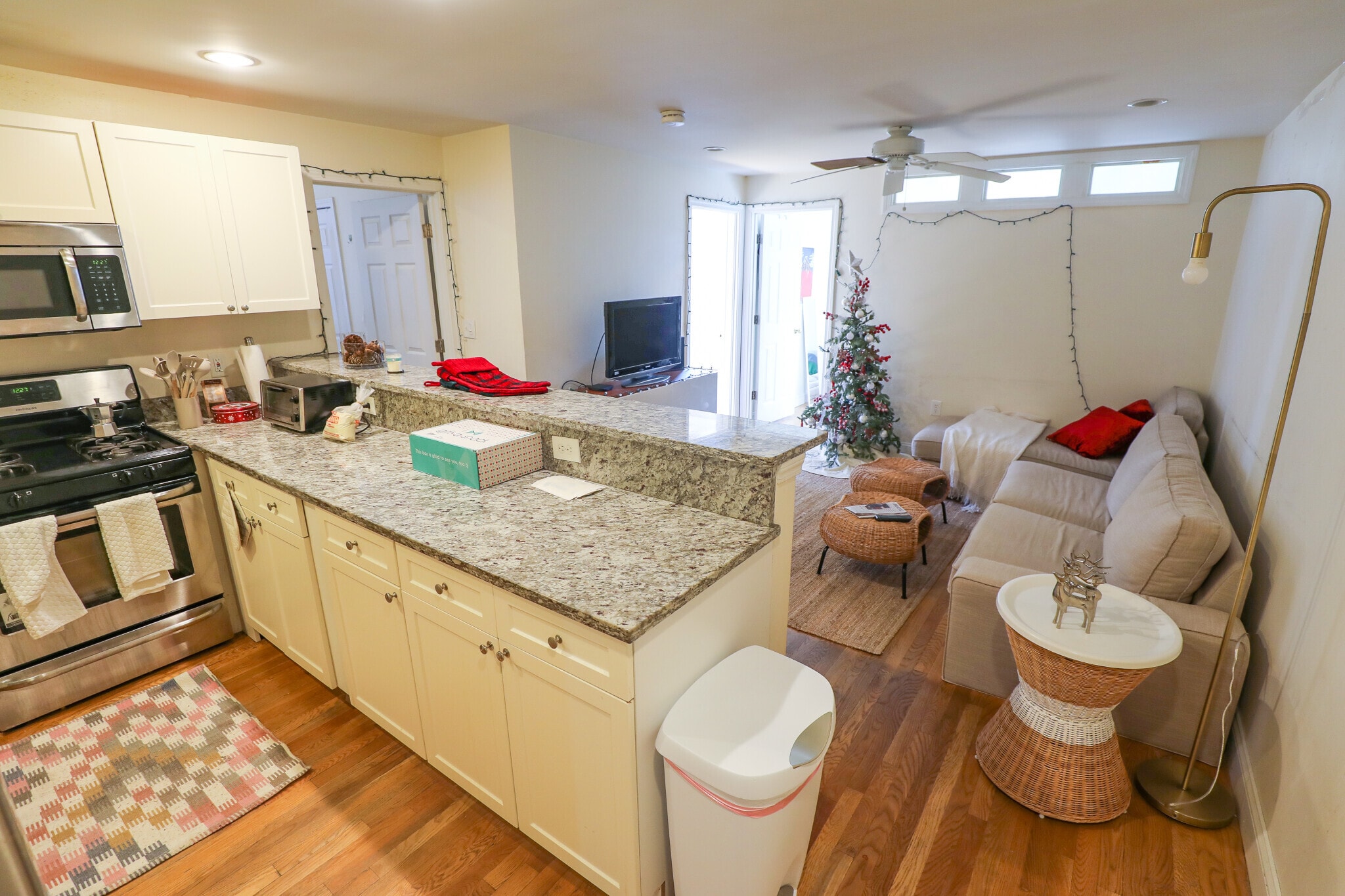 Building Photo - 347 Saint Paul St