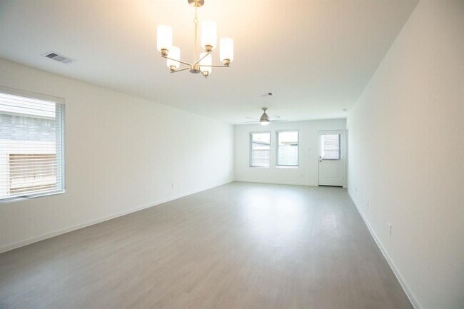 Building Photo - 1107 Rustic Willow Dr