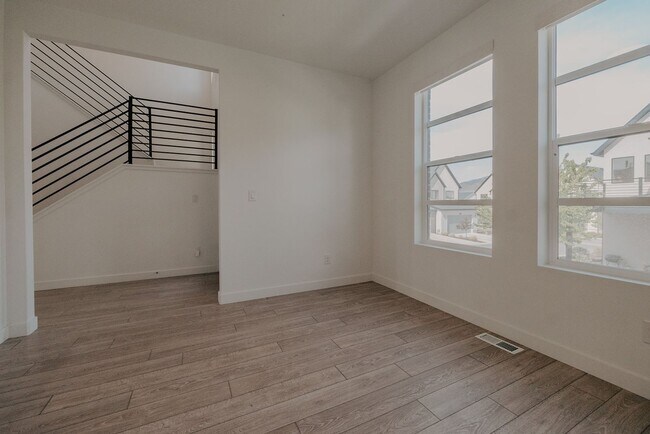 Building Photo - Stunning 4 Bedroom Home in Lehi with Great Amenities!