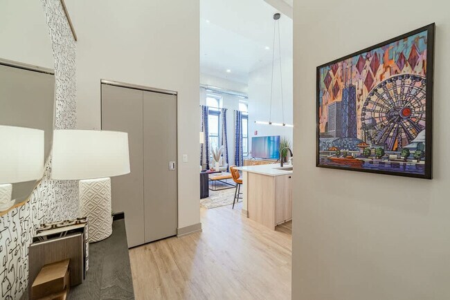 Building Photo - 1954 W North Ave