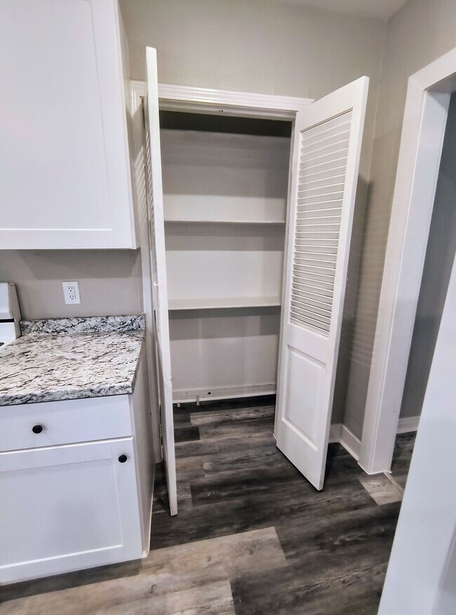 Building Photo - Fully Renovated 3-Bedroom Rental – New Appliances, Huge Yard, Garage, & Individual Room A/C!