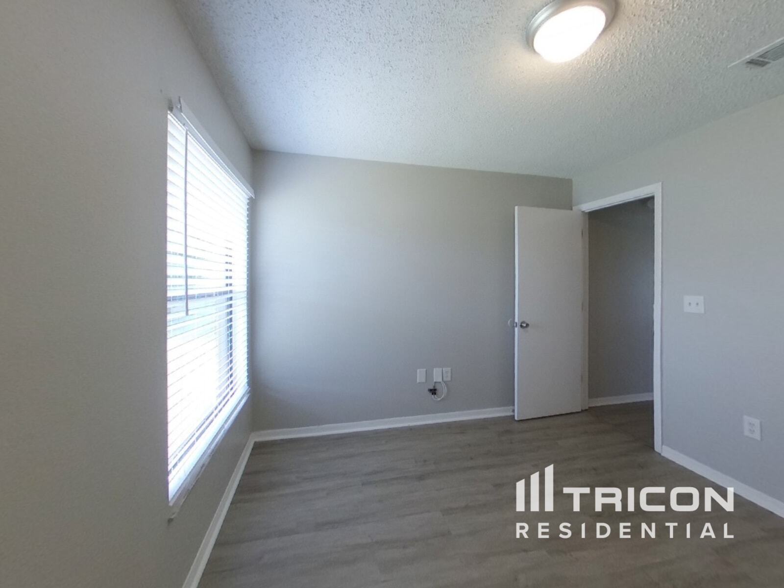 Building Photo - 641 Heraldo Ct