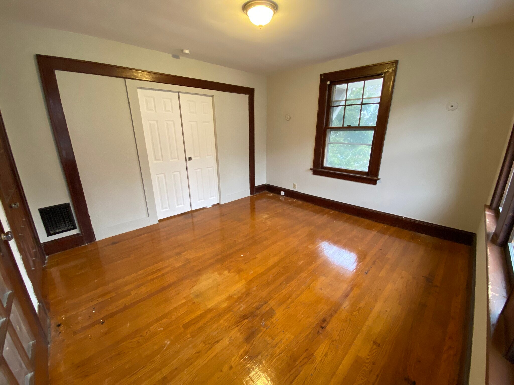 Building Photo - 13 Clark Street - 1st Floor