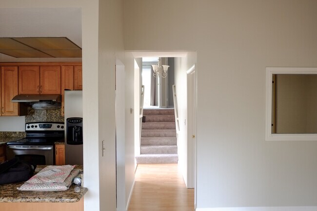 Hallway - 20235 Northglen Sq