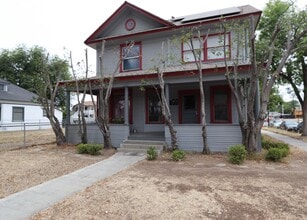Building Photo - 3907 Chestnut St