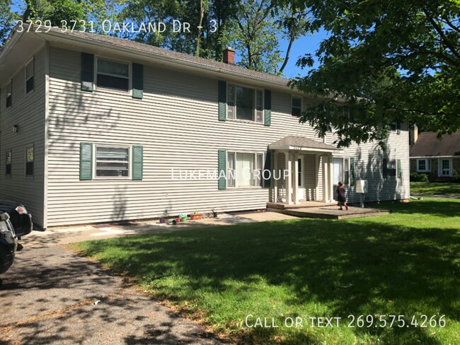 Building Photo - 3729-3731 Oakland Dr-3