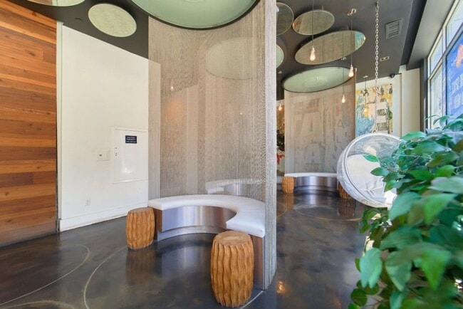 Building Photo - Luxury One Bedroom in Bushwick