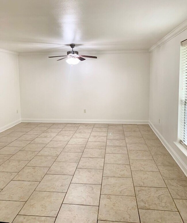 Building Photo - 2BD/2BA Condo for Lease on Park Blvd. Clos...