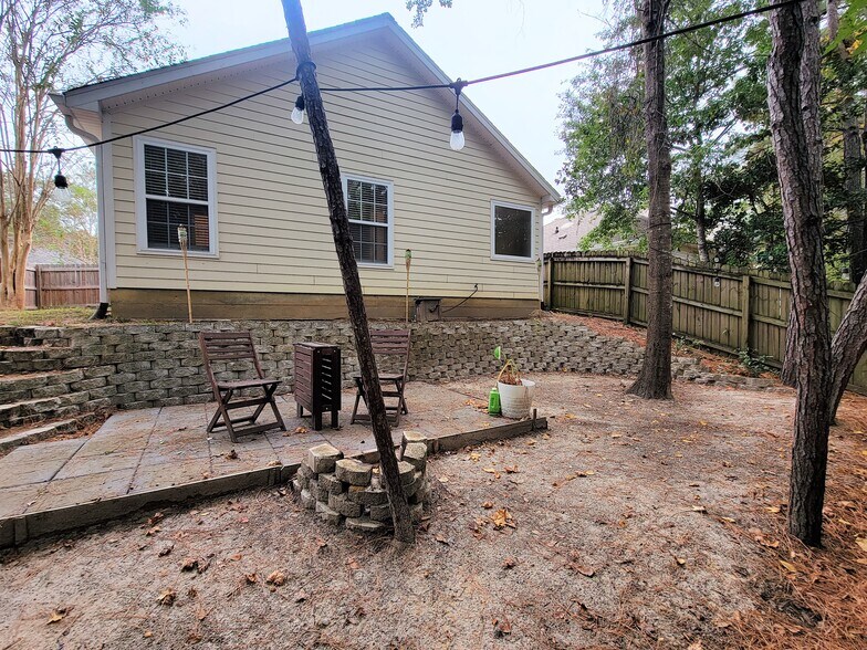 Building Photo - 2921 Alexis Ln