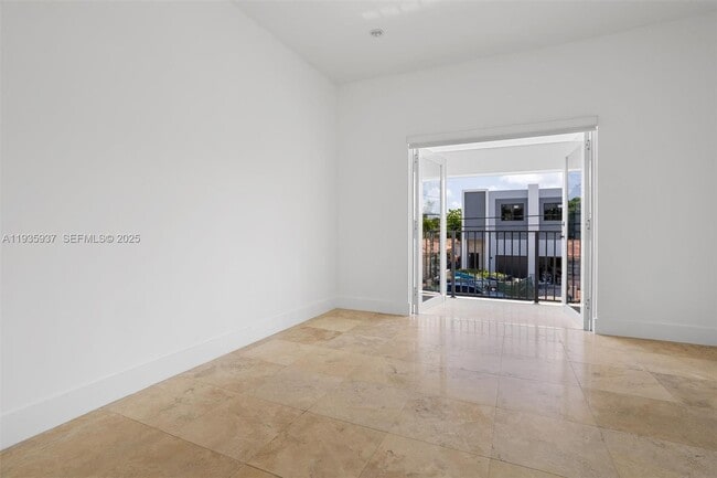 Building Photo - 2784 SW 34th Ave