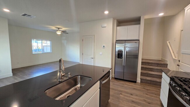 Building Photo - Modern 3-Bedroom Townhome – Built 2024 | Move-In Ready