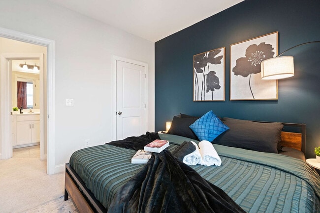 Building Photo - 1010 Falling Rock Pl