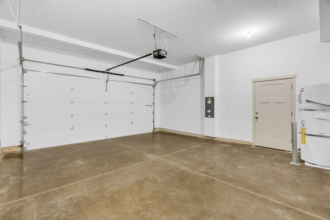 Building Photo - 2115 NW 17th Pl