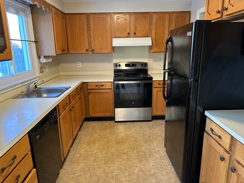 Building Photo - 52 Starboard Dr