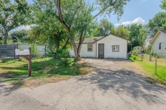 Building Photo - 1114 Blackwood Ave