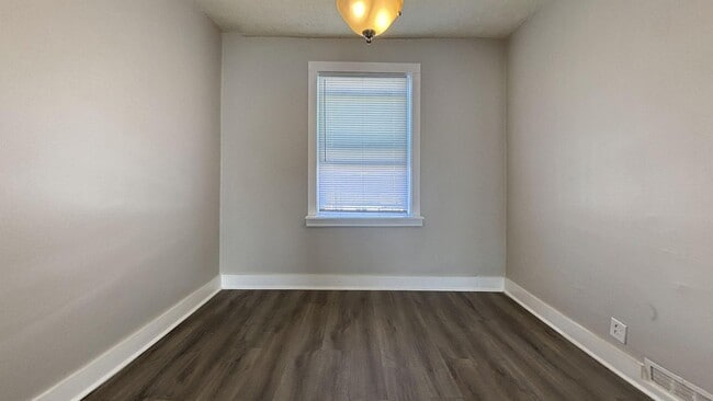 Building Photo - Gorgeously Remodeled 2BR Townhome w/ Garage in Upper Darby