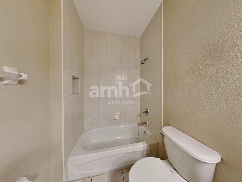 Building Photo - 2187 SW Algiers St