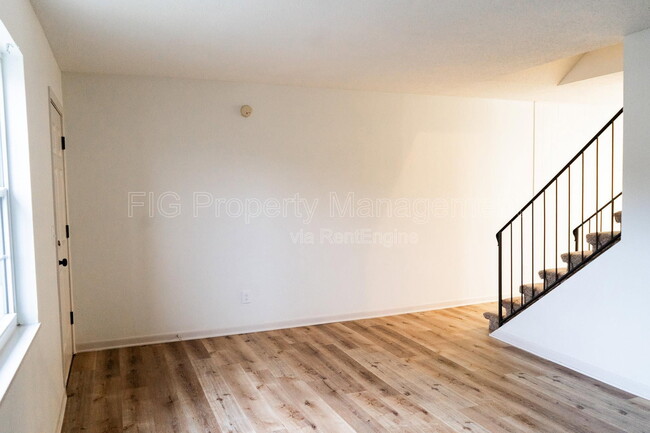 Building Photo - 3120 E Governor John Sevier Hwy