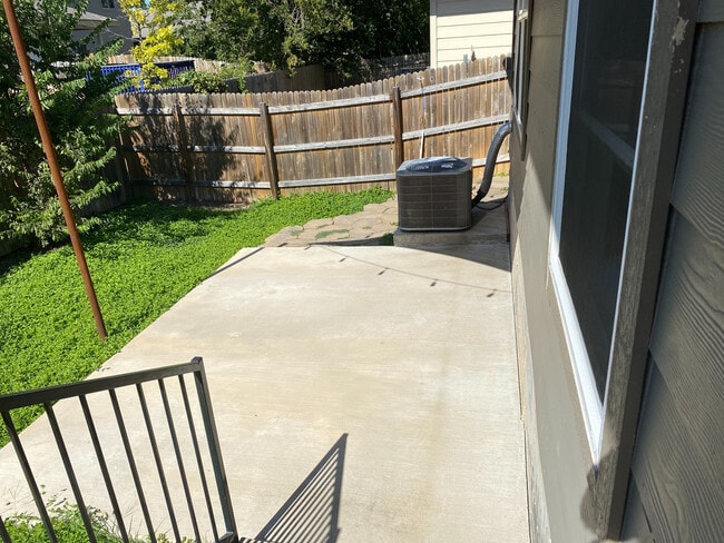 Building Photo - Room in House on Tilmon Ln