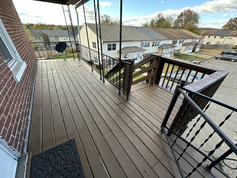 Building Photo - 460 State St