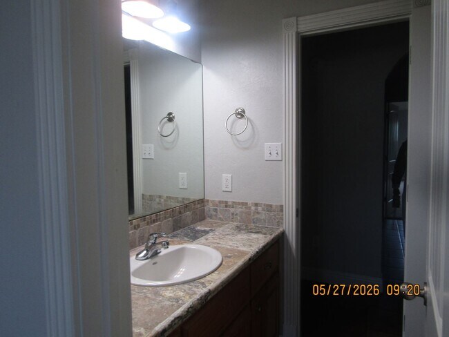 Building Photo - Beautiful 4-bedroom home located in the Heritage Hills Area!