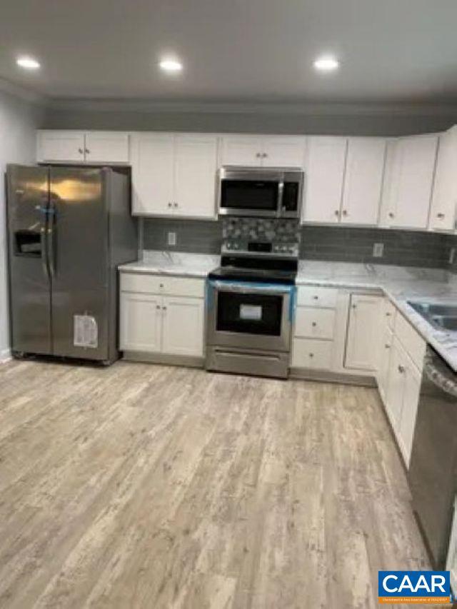 Building Photo - 6 Windy Way