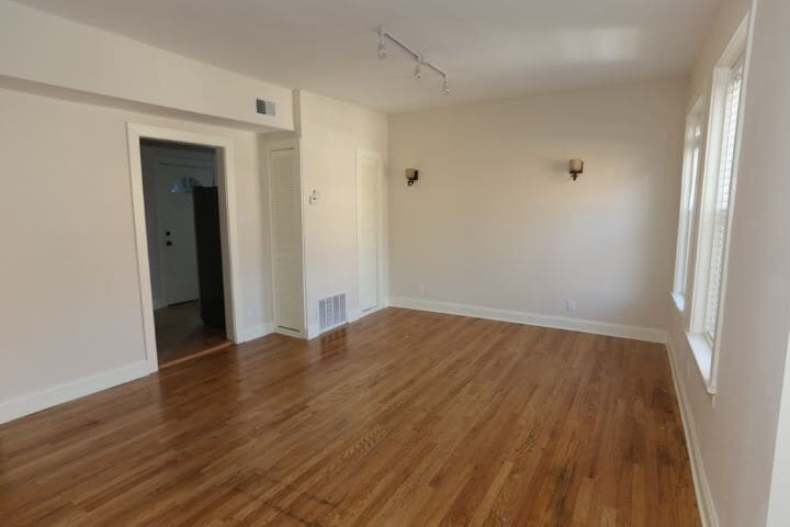 Building Photo - 4045 N Ashland