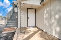 Building Photo - 905 W Abram St