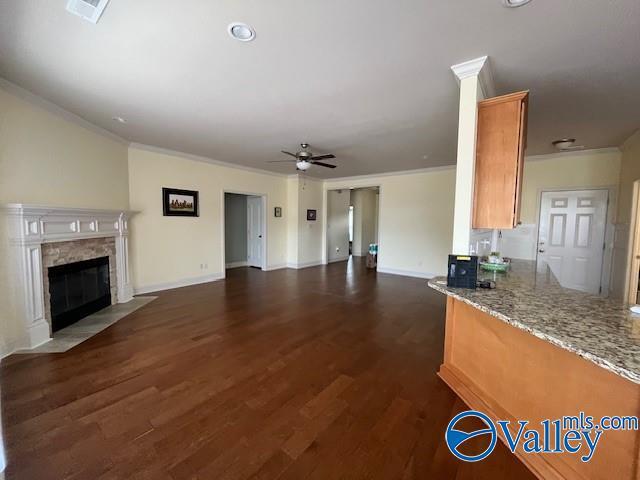 Building Photo - 410 Creekwater Cir