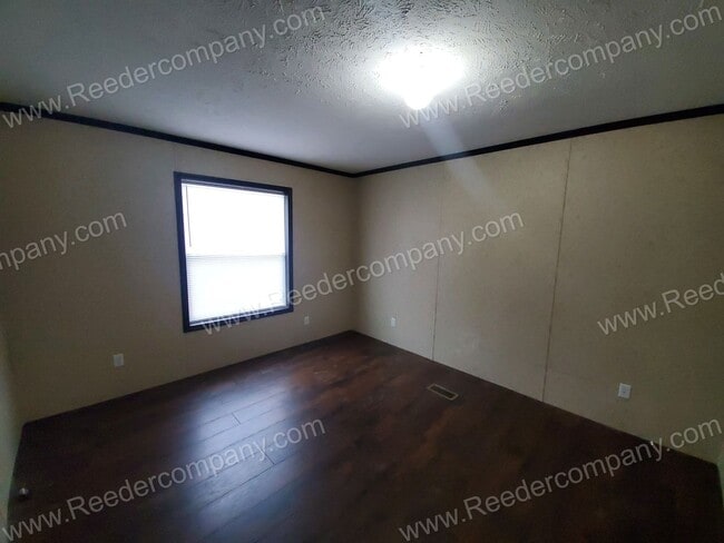 Building Photo - 3 bedroom house