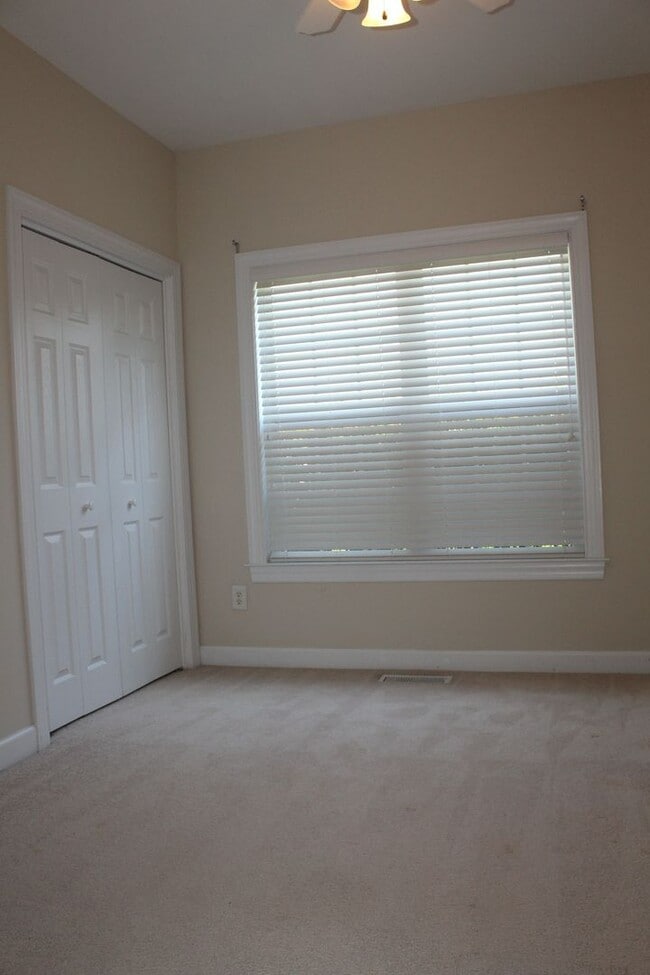 Building Photo - Dogwood Estates