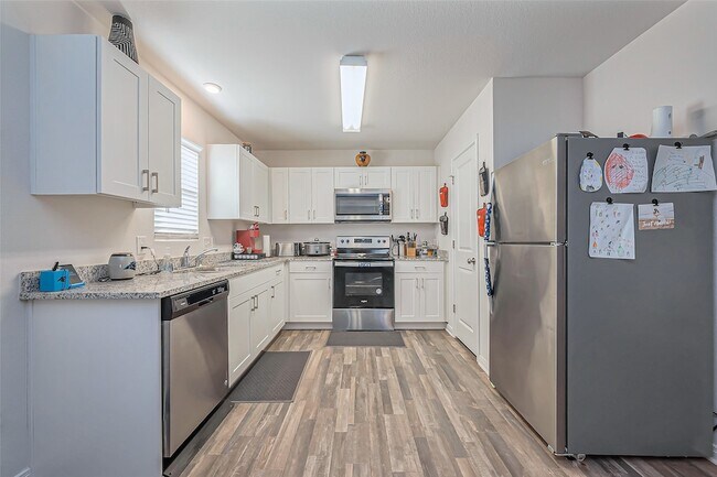 Building Photo - 15708 Del Norte Dr